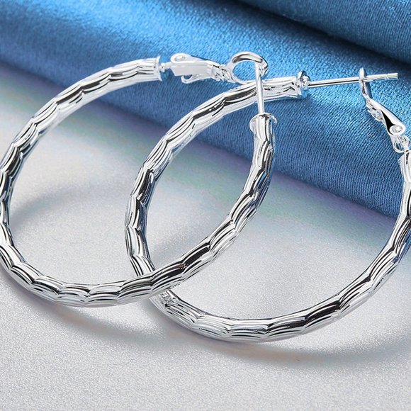 Beautiful .925 Sterling Silver 40mm Wave Stripes Round Hoop Earrings - Picture 4 of 6